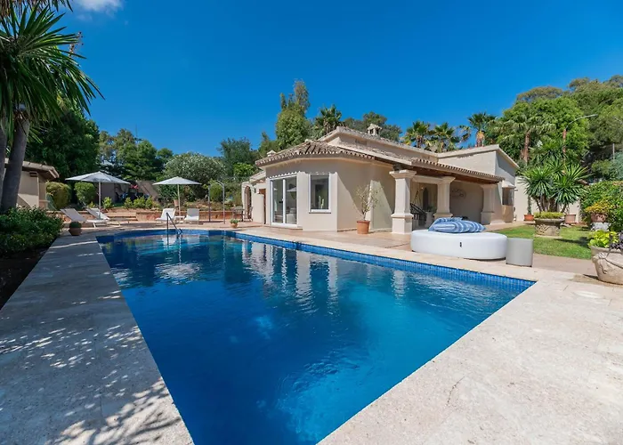 New Beachside Villa With Private Pool