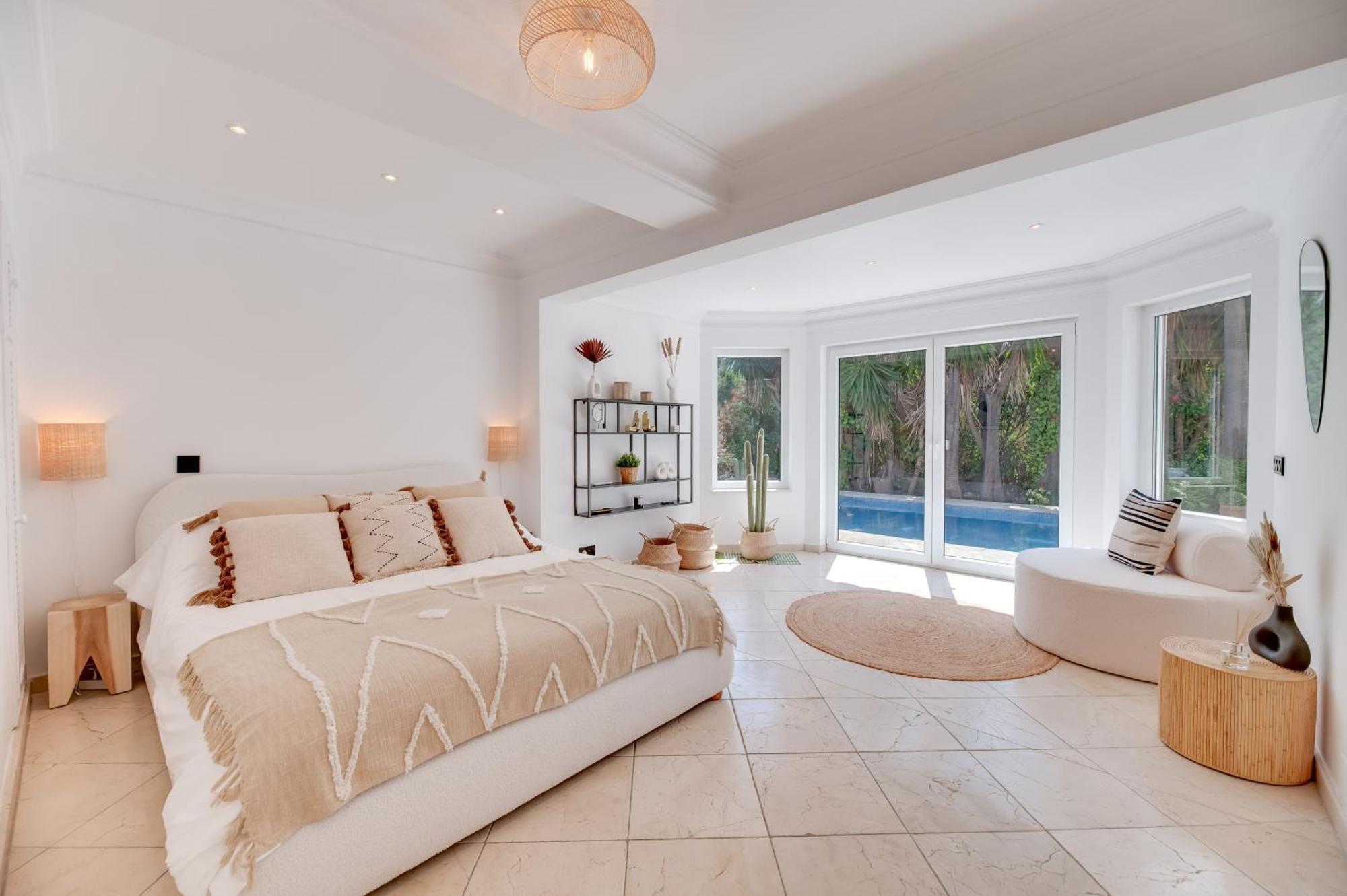 Villa New Beachside With Private Pool *