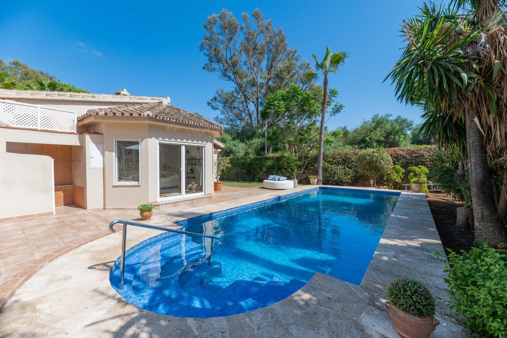 Villa New Beachside With Private Pool *