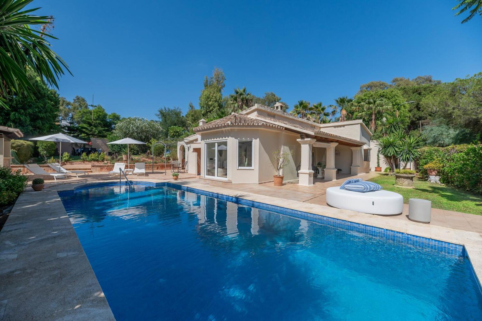 Villa New Beachside With Private Pool Marbella