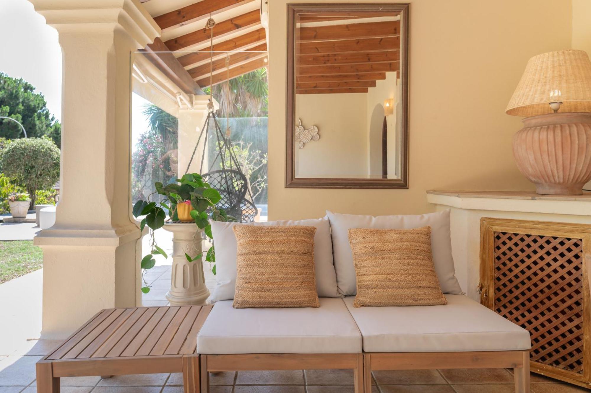 New Beachside With Private Pool