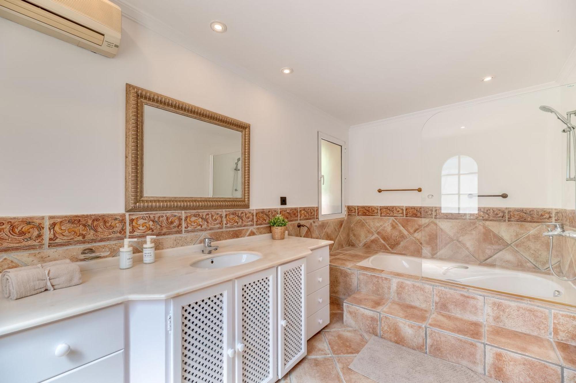 New Beachside With Private Pool *